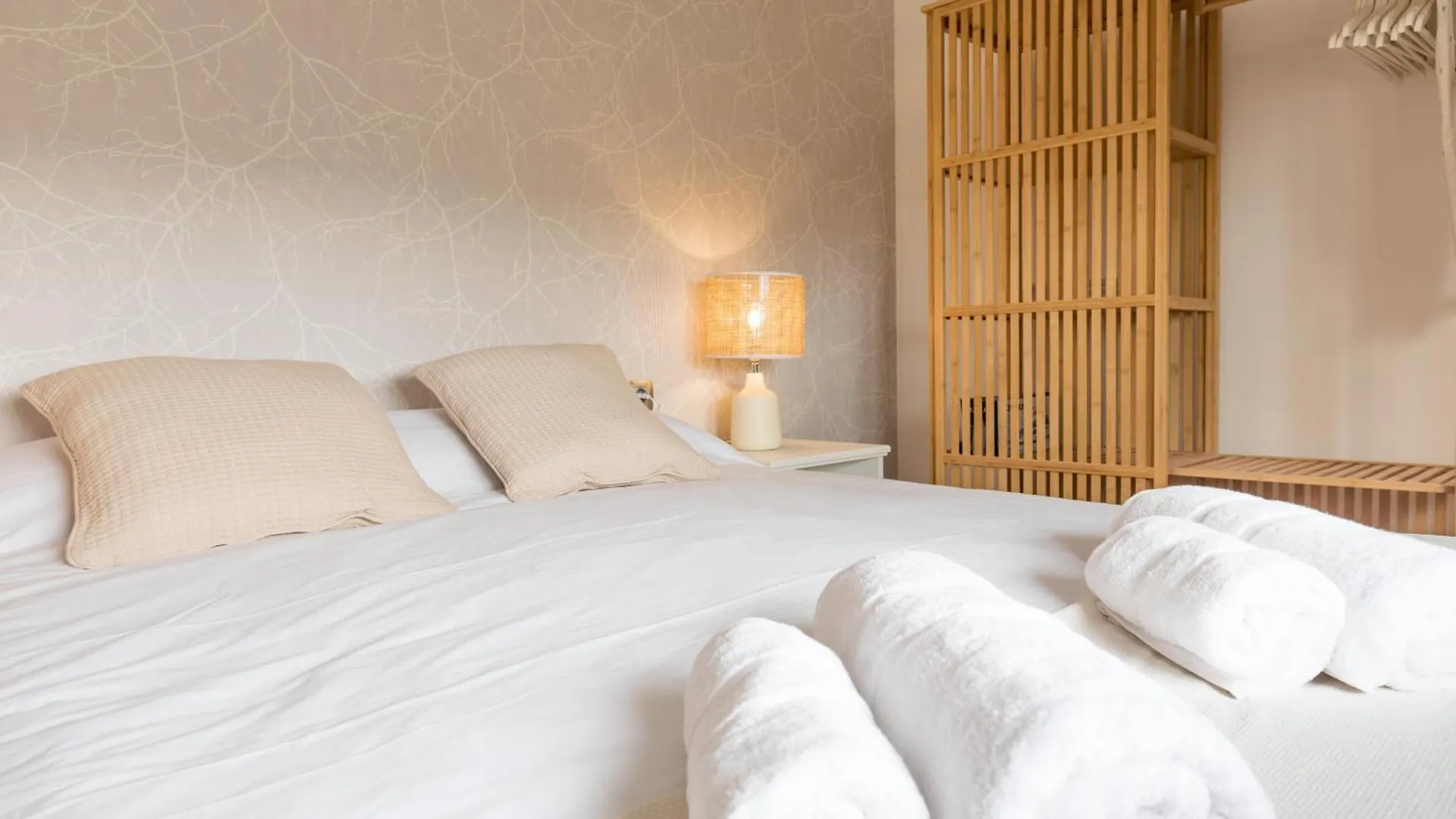 Teatro Suites Malaga City Flat Apartment